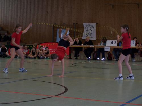 Team 4 - Double Dutch - Alina beim Handstand